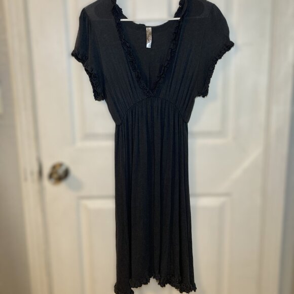 Voel Dresses & Skirts - Dark Grey Ruffled Boutique Dress - Size M/L